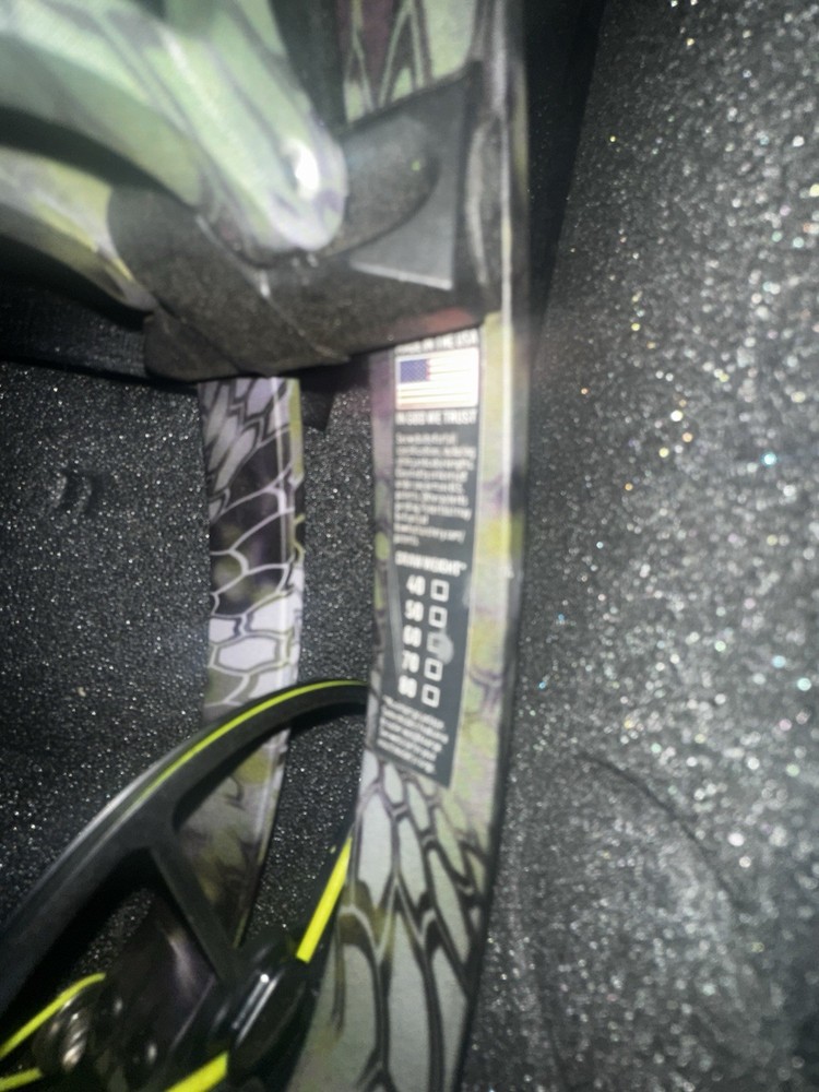 Bowtech REALM SS Compound Bow 60lbs Right Hand slightly used