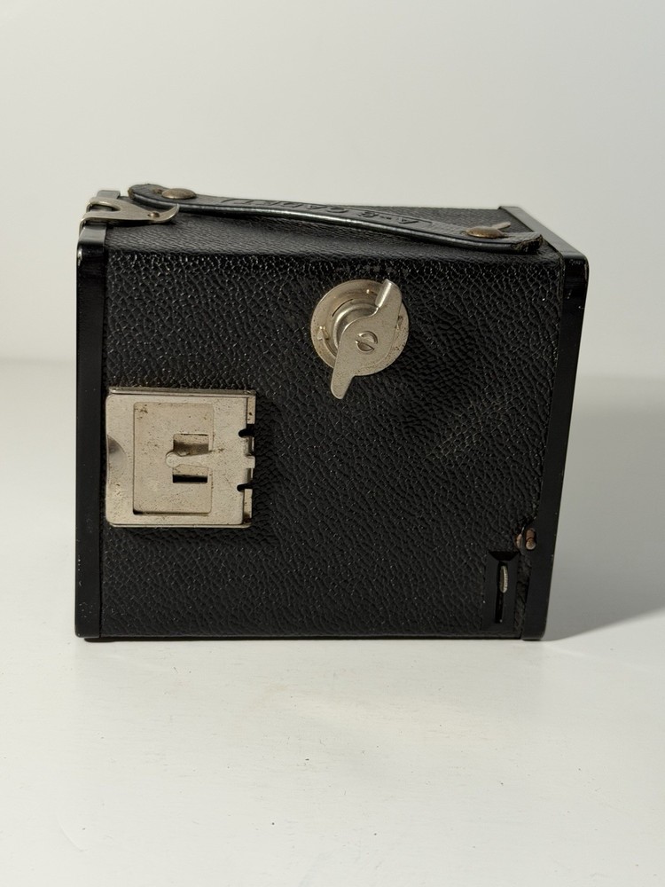 vintage Agfa Box 44 A-8 Cadet Flash Box Camera. UNTESTED