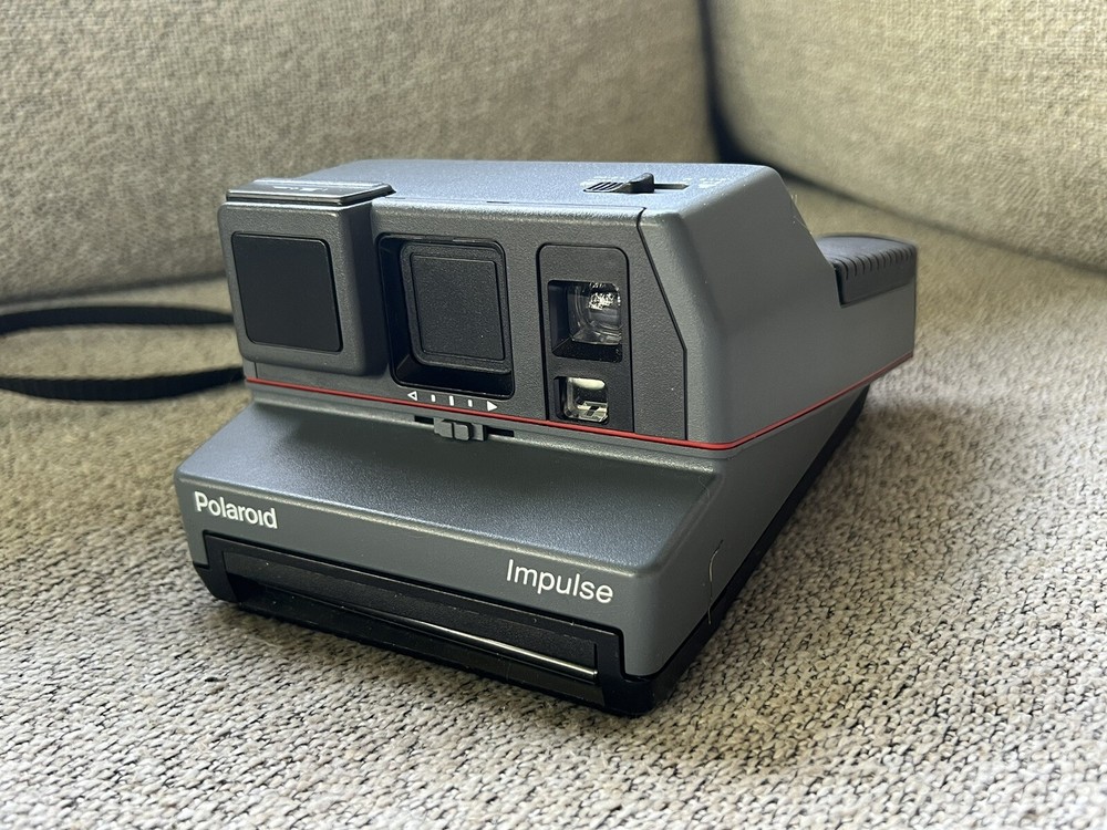 Vintage Polaroid Impulse  600 Flash Instant Camera Works Perfect