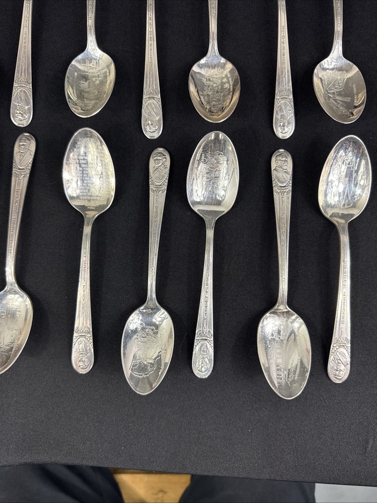 WM Rogers 30 Piece Silverplate Presidential Spoon Set