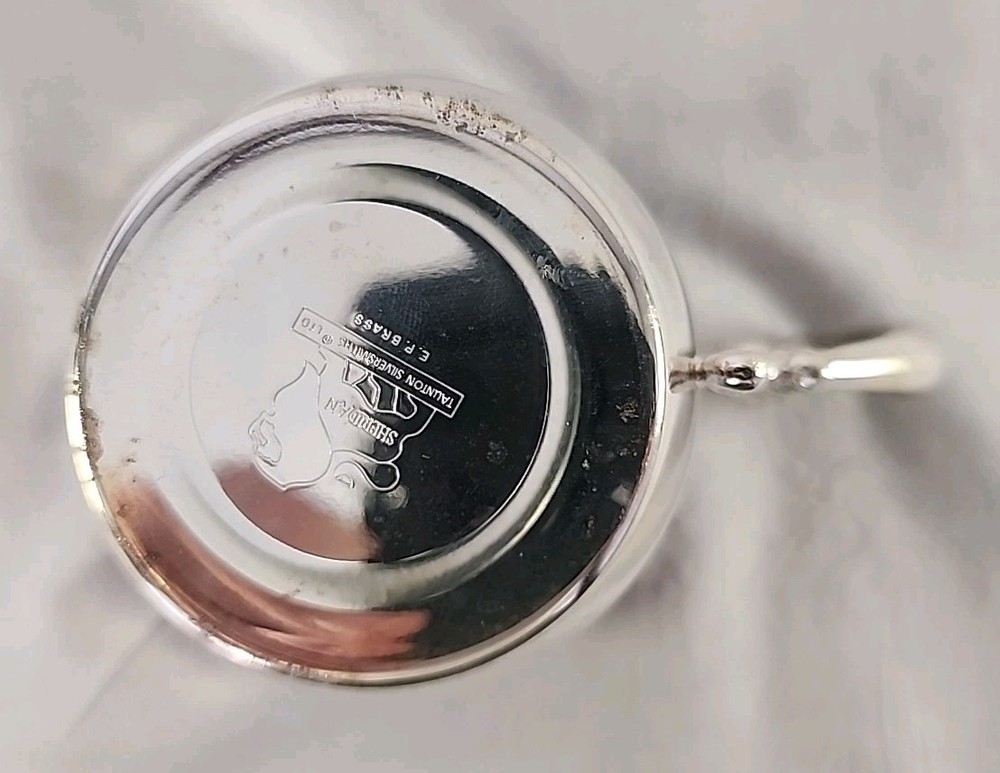One Sheridan Taunton Silversmiths Ep Brass Cup
