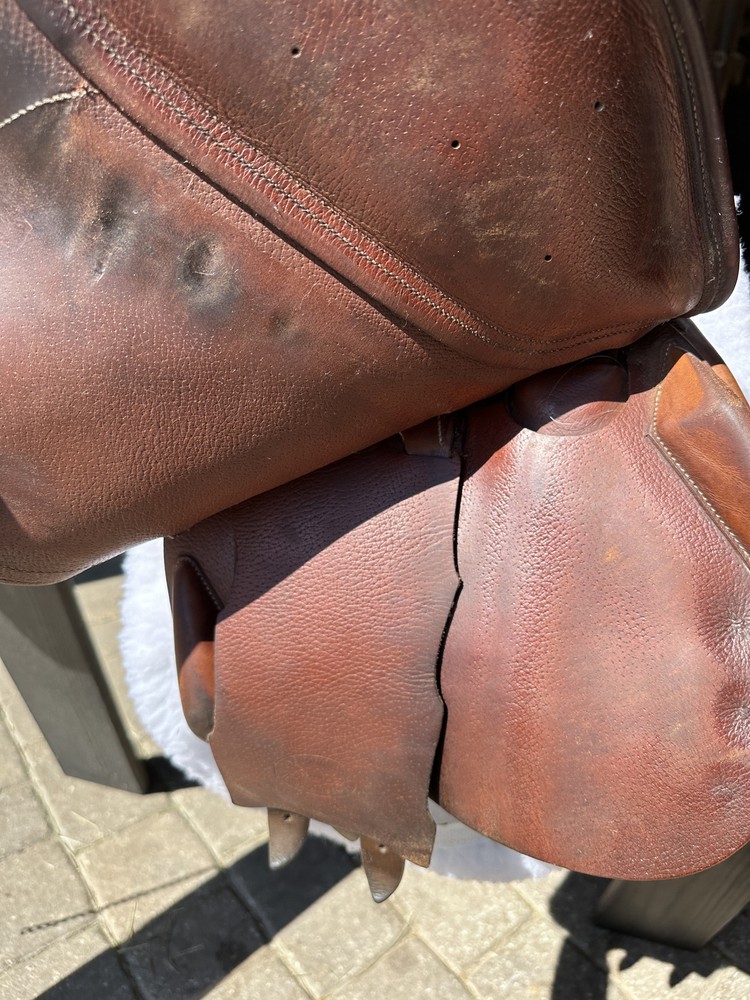 Devacoux Biarritz 2012 - 16.5" English Saddle - Brown