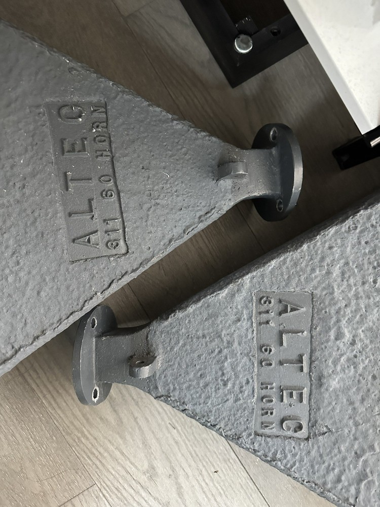 Altec 311-60 sectoral horn pair