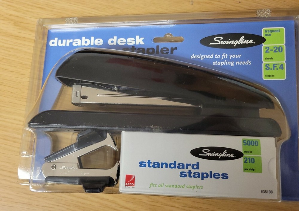 Swingline Durable Desk Stapler Value Pack w/staples & remover - BLACK  - NEW
