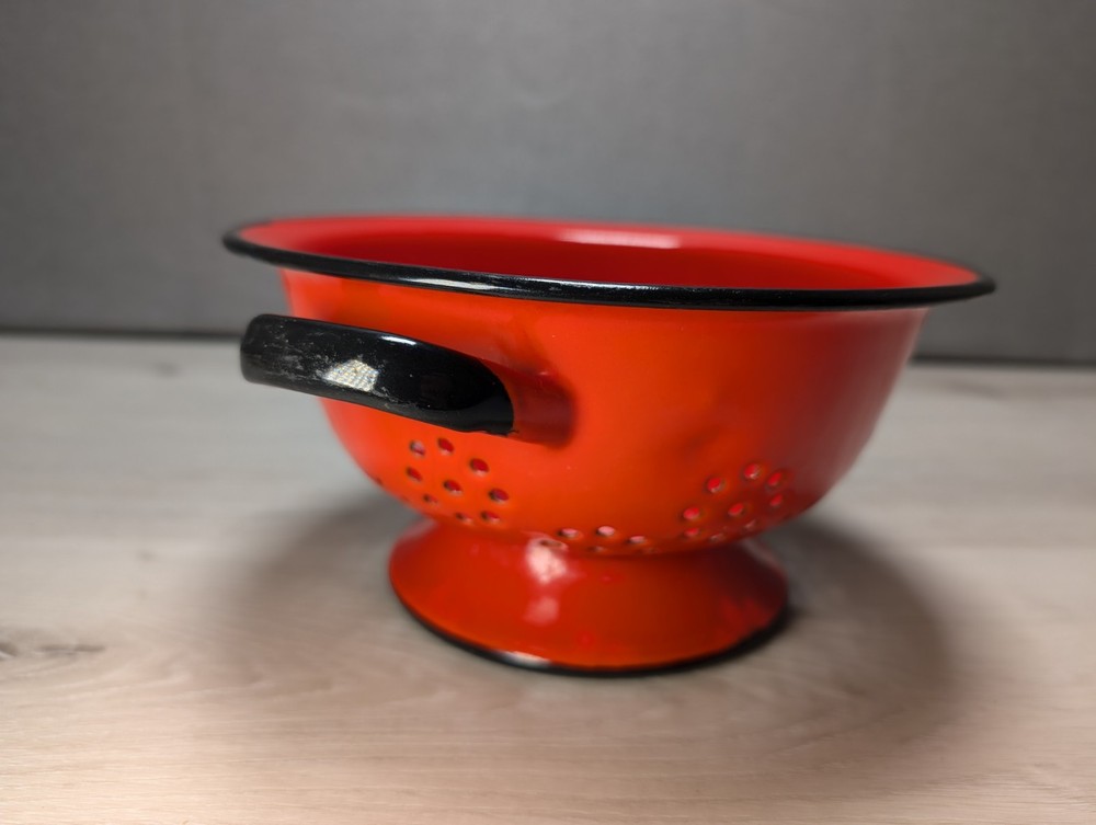 Vintage 1960's Enamelware Colander Strainer Red & Black Trim Kitchenware 8"