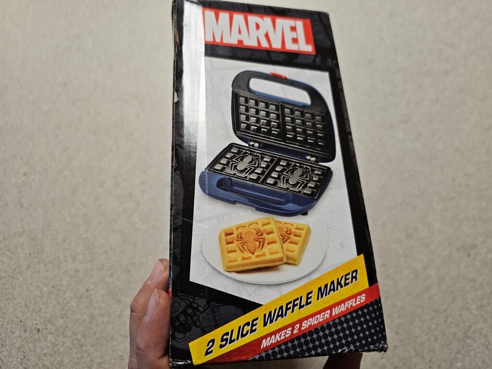 Marvel 2 Slice Spiderman Waffle Maker MVS-2 New SEALED.