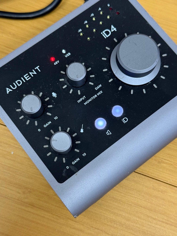 Audient iD4 USB-C Audio Interface with Audio-Technica AT2020 Tested - Used