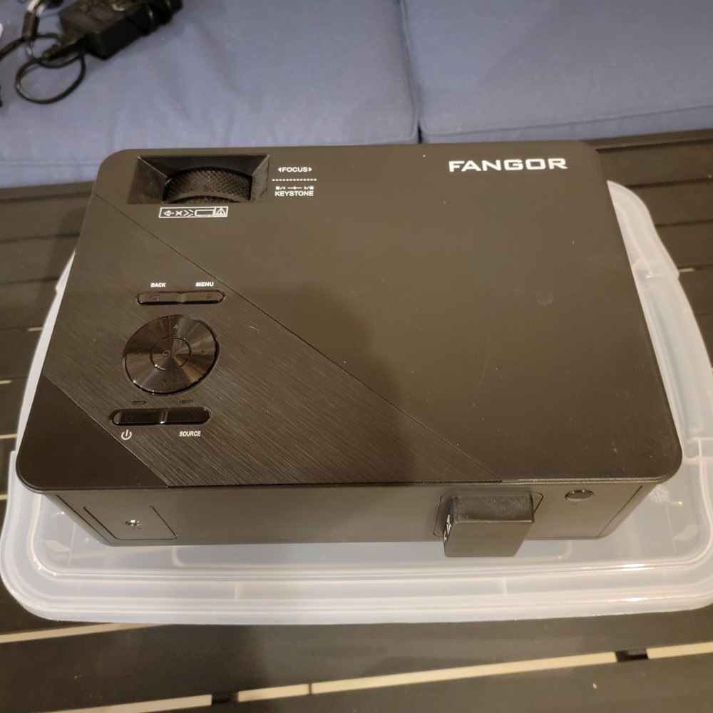 FANGOR HD 1080p WIFI Multimedia Projector HDMI Bluetooth & USB input-Black