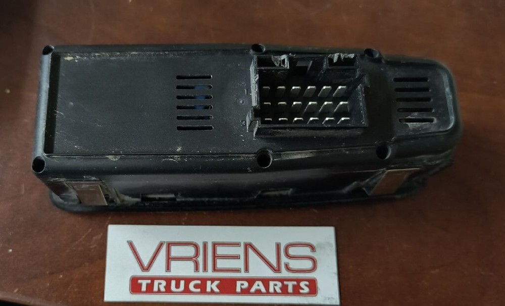 PETERBILT P21-1050-2002 CONTROL-2.1M PASS DCM