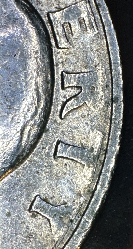 1984 P Quarter Reverse Major Grease Strike Through Error, Slightly Tilted