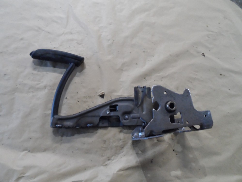 FORD  KUGA  MK1   HANDBRAKE