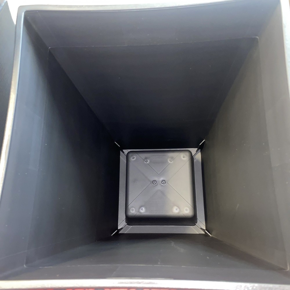Keter Black Wave Planter 22 in. Tall New