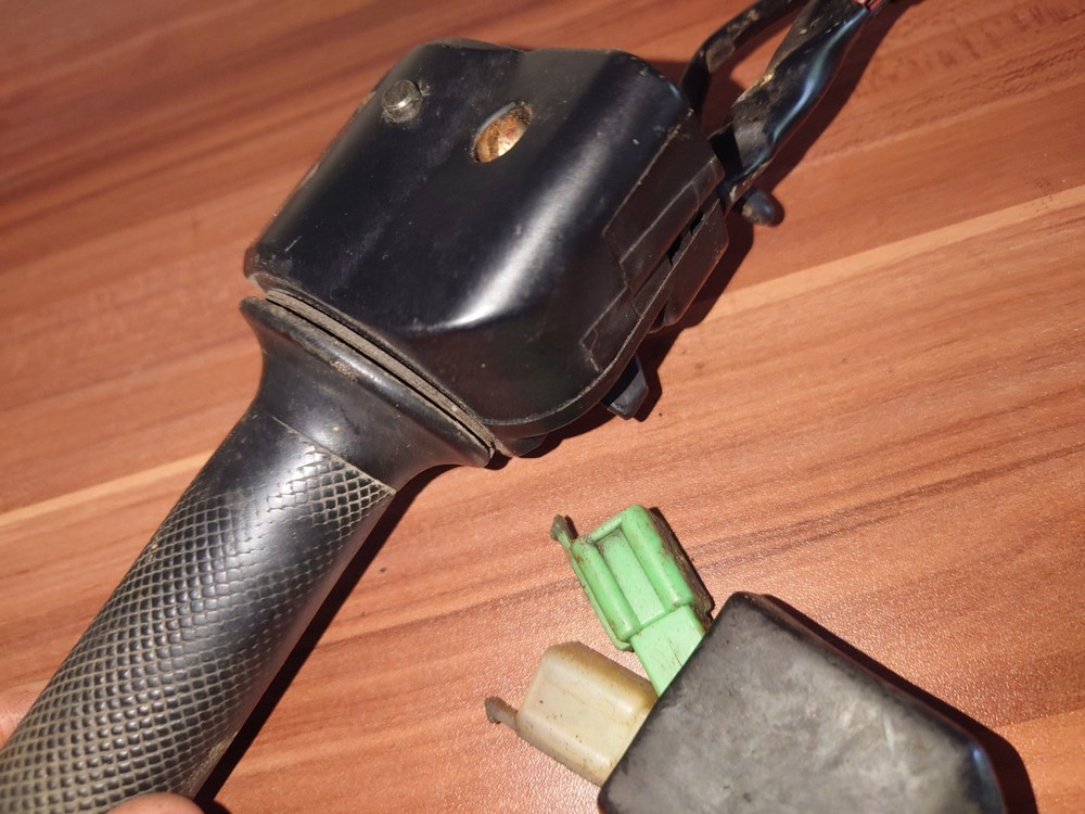 Yamaha SRX 250 RH Switchgear Start Button Lights Engine Kill Switch Unit - Used