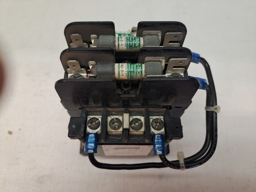 Cutler Hammer C0100E2AFB D Dry Type, Ventilated Distribution Transformer USED