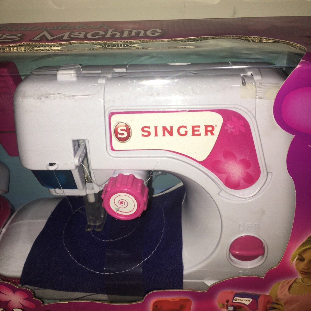 Singer Chainstitch Sewing Machine 2007 Ages 6+ NEW