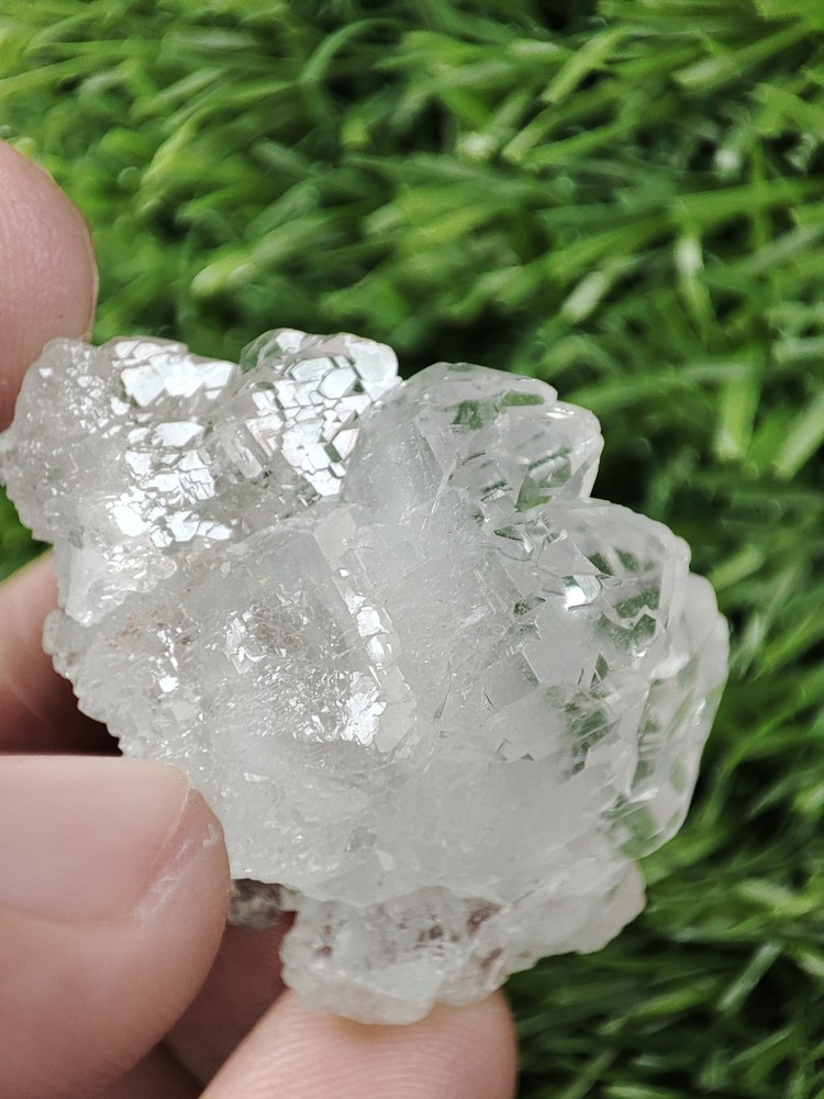 Gwindle Like Quartz Crystal With Good Luster &Nice Growth-Pak