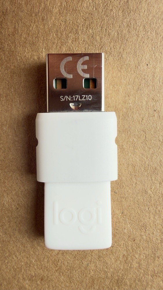 Logitech Spotlight Presentation Remote, Silver, With USB Receiver+Cable R-R0011