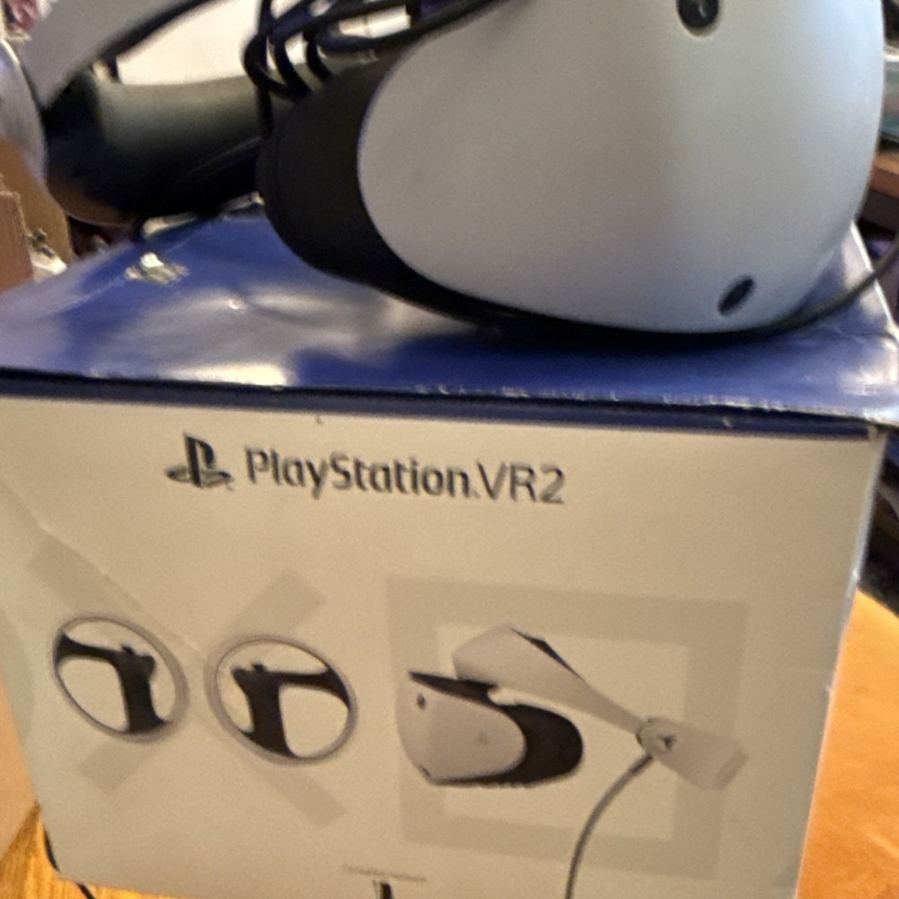 Sony PlayStation VR2 PC & Console VR Headset White Black with Controllers