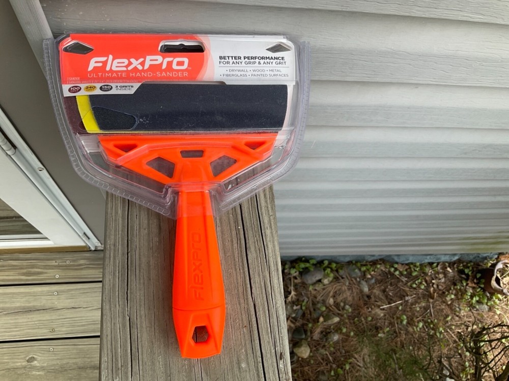 1 - FLEXPRO ULTIMATE HAND-SANDER 3 SANDING SHEETS INCLUDED