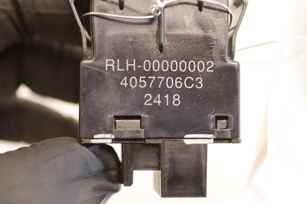 2017-2024 INTERNATIONAL LT625 HAZARD LIGHT WARNING SWITCH BUTTON 4057706C3 OEM
