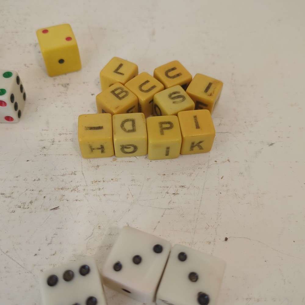 Antique dice lot 70