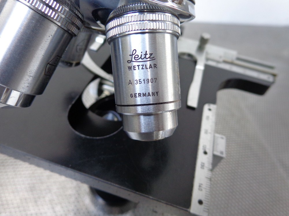 leitz wetzlar microscope 510229 with case 4x