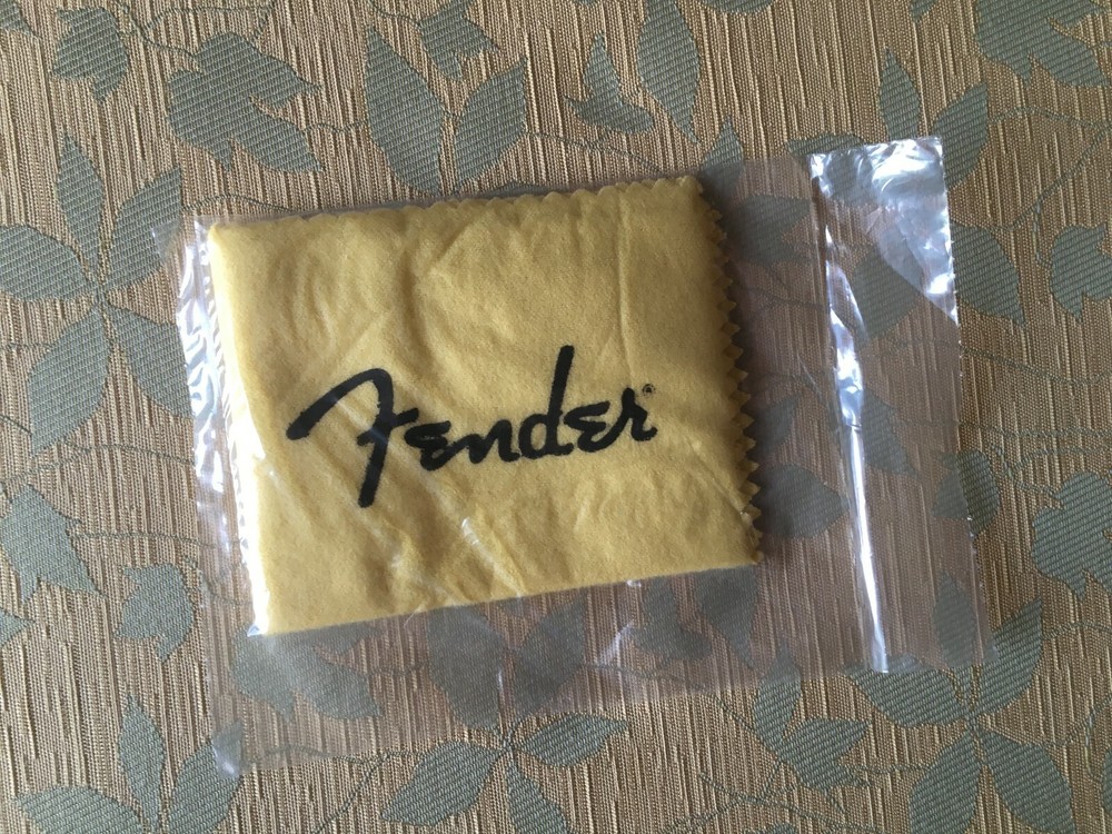(A26)     FENDER CASE CANDY ~ POLISH CLOTH - OLDER TYPE 1990 - 2014