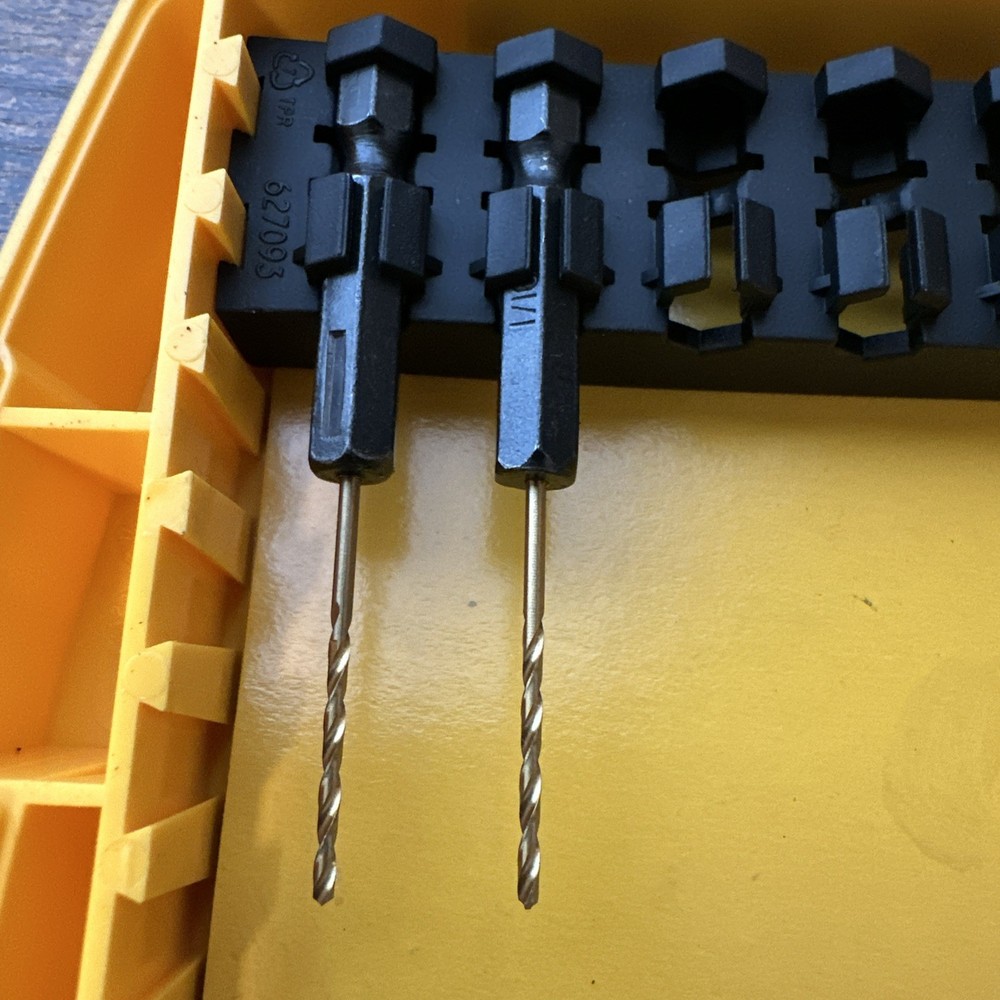 Dewalt Screwdriver Bit Case w/ Misc Screwdriver Bits