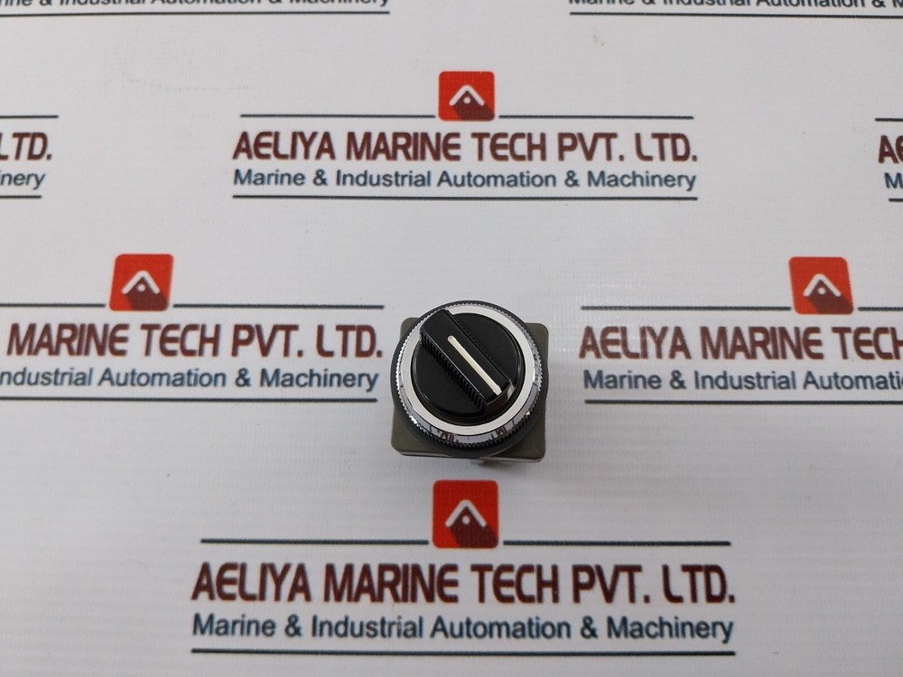 IDEC IZUMI ASN 310 Control Unit Selector Switch