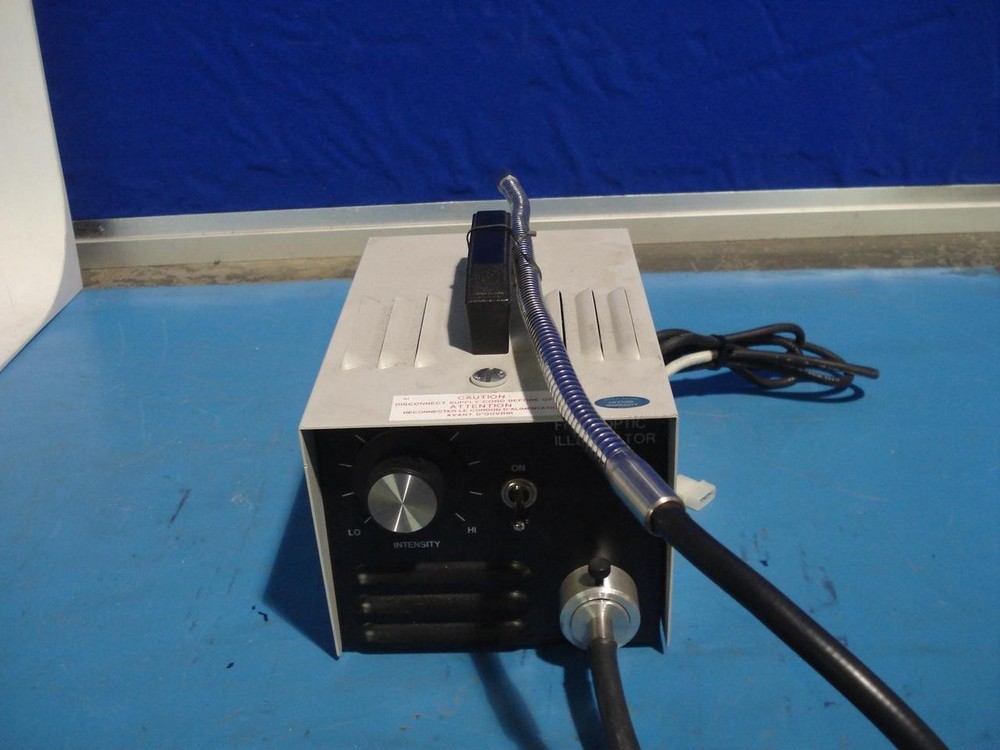 MICROSCOPE OPTICAL LIGHT SOURCE ILLUMINATOR 33700 T5766