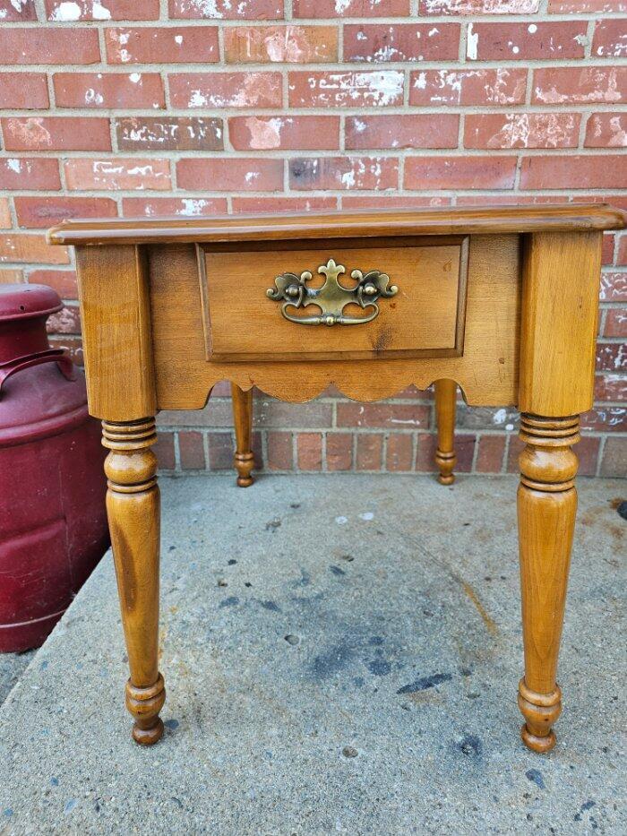 Vintage Solid Maple End Table 1 Drawer Night Stand Plant Fern Table
