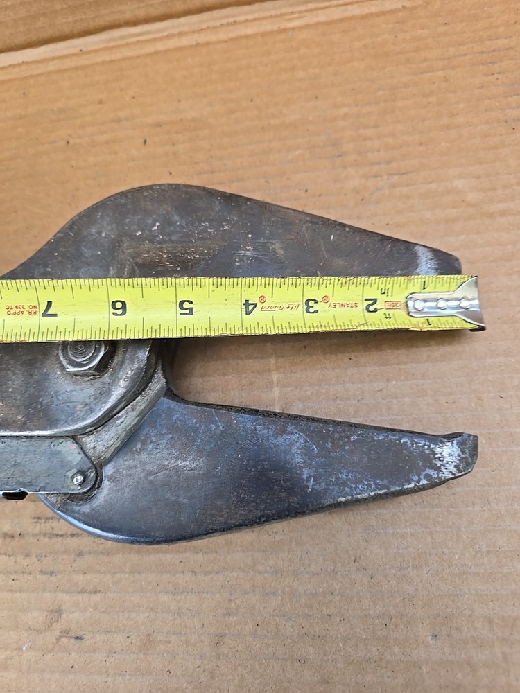 Chicago Pneumatic CP-351 Compression Riveter Squeezer Rivet Air Tool