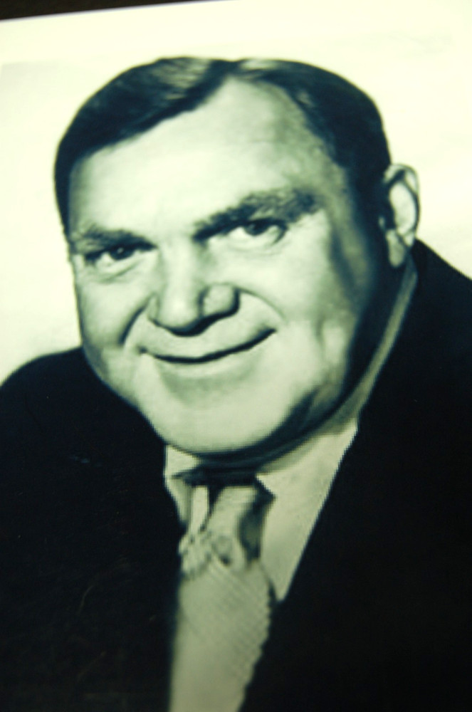THOMAS MITCHELL AUTOGRAPH WITH COA
