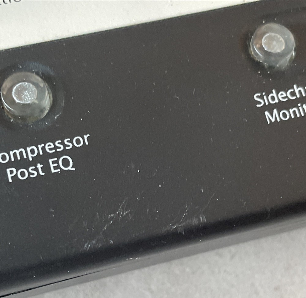 FOCUSRITE LIQUID MIX 16 FIREWIRE MIXER COMPRESSION EQ EMULATION POWERS ON