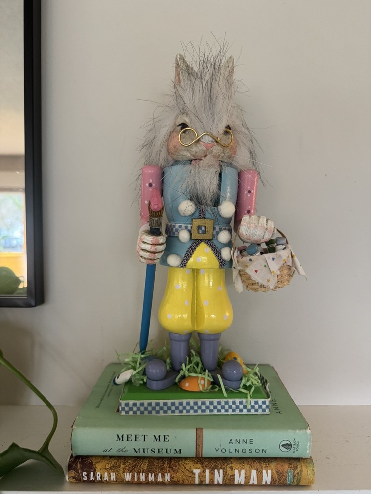 Vtg. Smithsonian Easter Bunny Rabbit Nutcracker w/Pastel Eggs & Paints in Basket