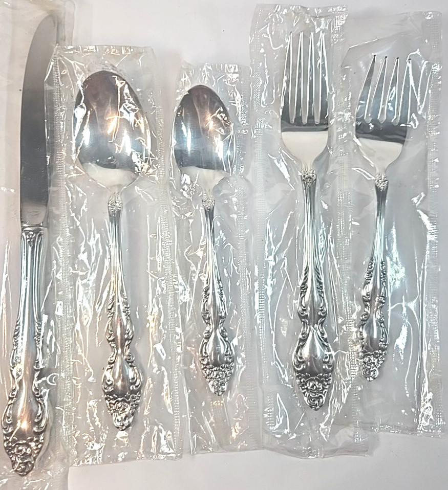 NEW ONEIDA 1881 Rogers Silverplated Silverware Baroque Rose 5 Place Setting