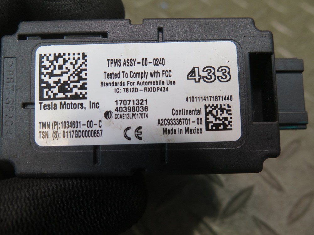 2016-2019 TESLA MODEL S 75D TIRE PRESSURE CONTROL MODULE TPMS UNIT