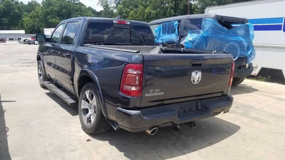 12 CHEVY SILVERADO 1500 HIGH MOUNTED STOP LIGHT