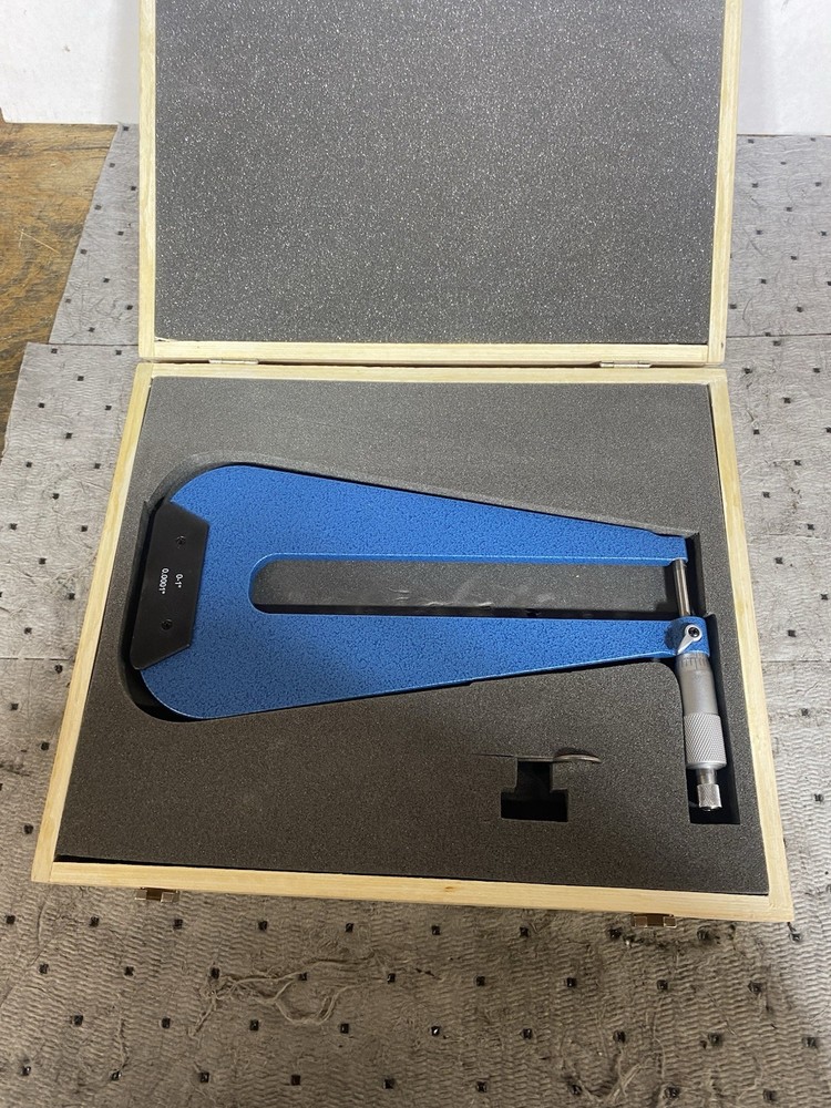 Deep throat micrometer