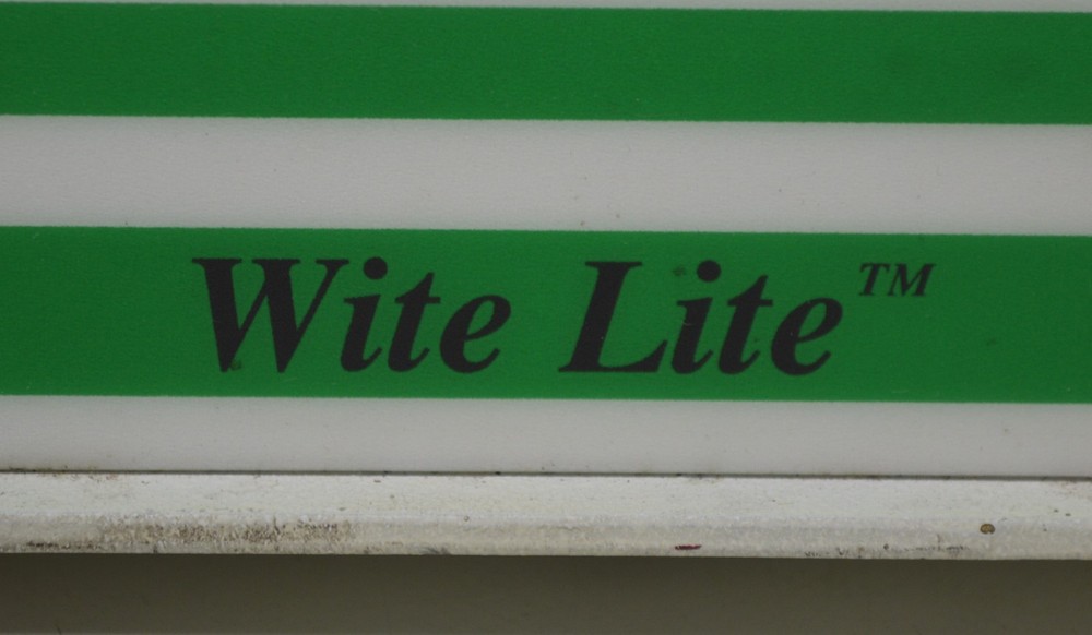 WITE LITE T720903, LIGHT SOURCE, SURGICAL, COLD LIGHT PROJECTION, LAB LIGHT