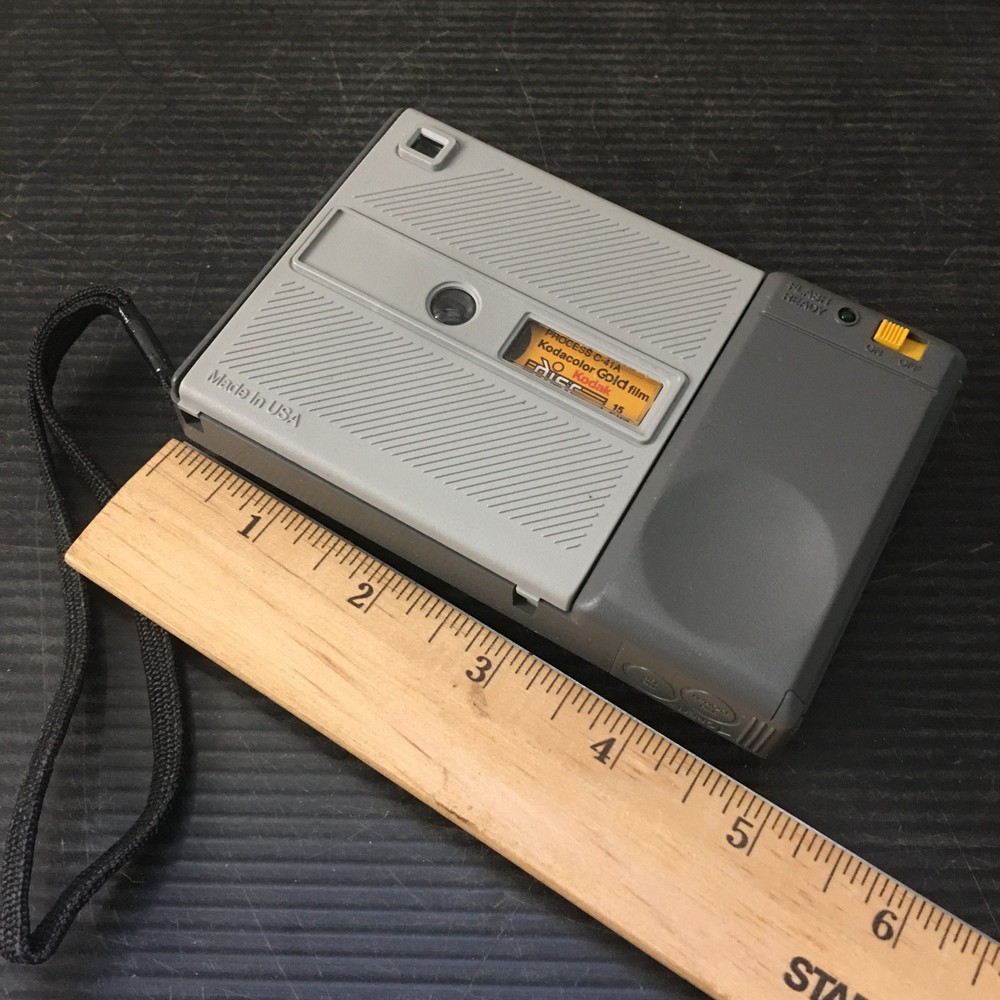 Vintage Keystone 1030 Everflash Disc Camera w/ Built-in Flash & Strap ***Read
