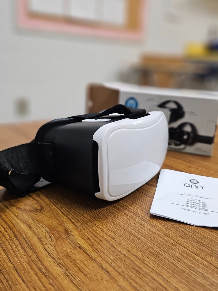 ONN Virtual Reality Smartphone Headset - White