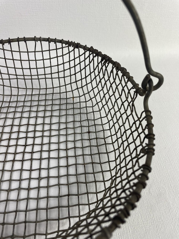 Antique Metal Wire Basket w/ Handle 8"