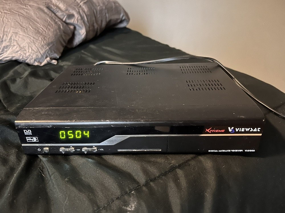 Xtreme VS Viewsat Digital Satellite Receiver VS2000 No remote does power on