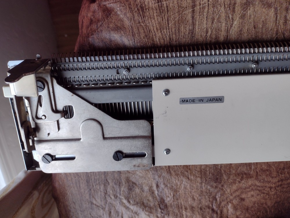 Studio SR302 Ribbing Attachment (Ribber)