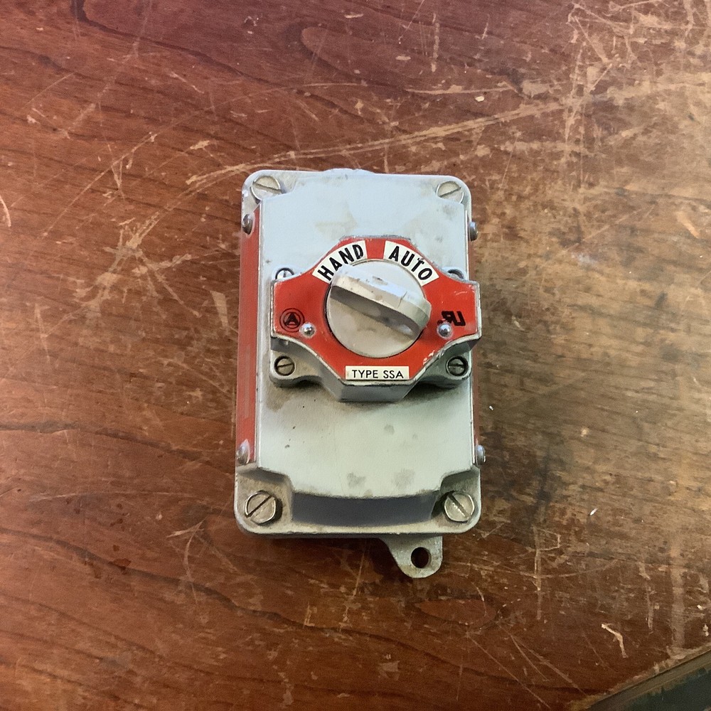 NOS Appleton EFDB17535 Explosionproof Selector Switch Control Station