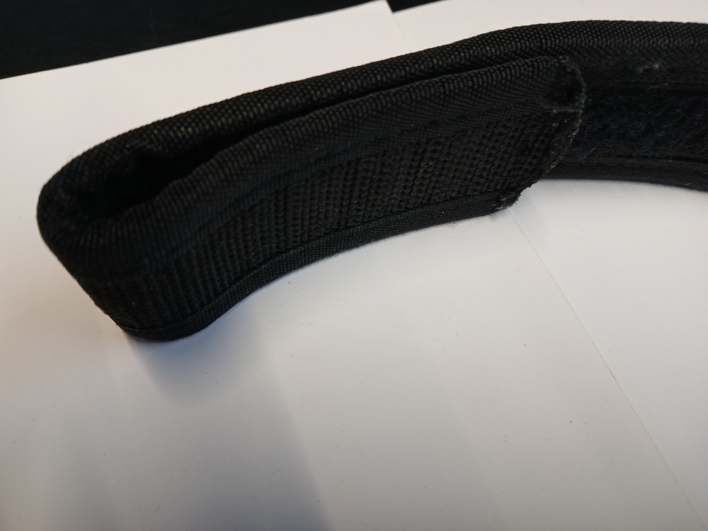GENUINE BLACKHAWK BLACK SERVICE DUTY BELT. SIZE MEDIUM, HOOK & LOOP ADJUSTABLE !