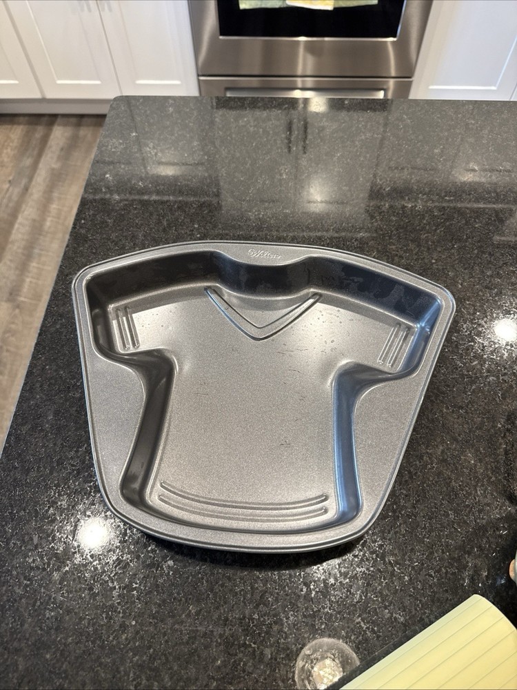 Wilton T-Shirt Cake Pan