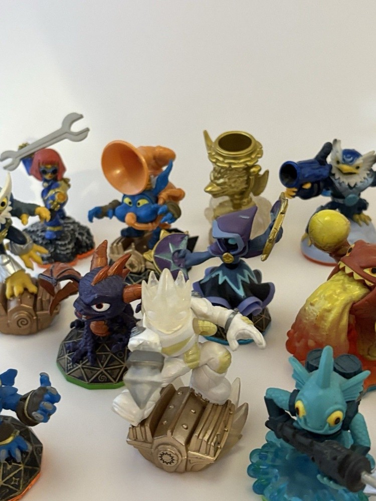Skylanders Lot of 13 Different Characters