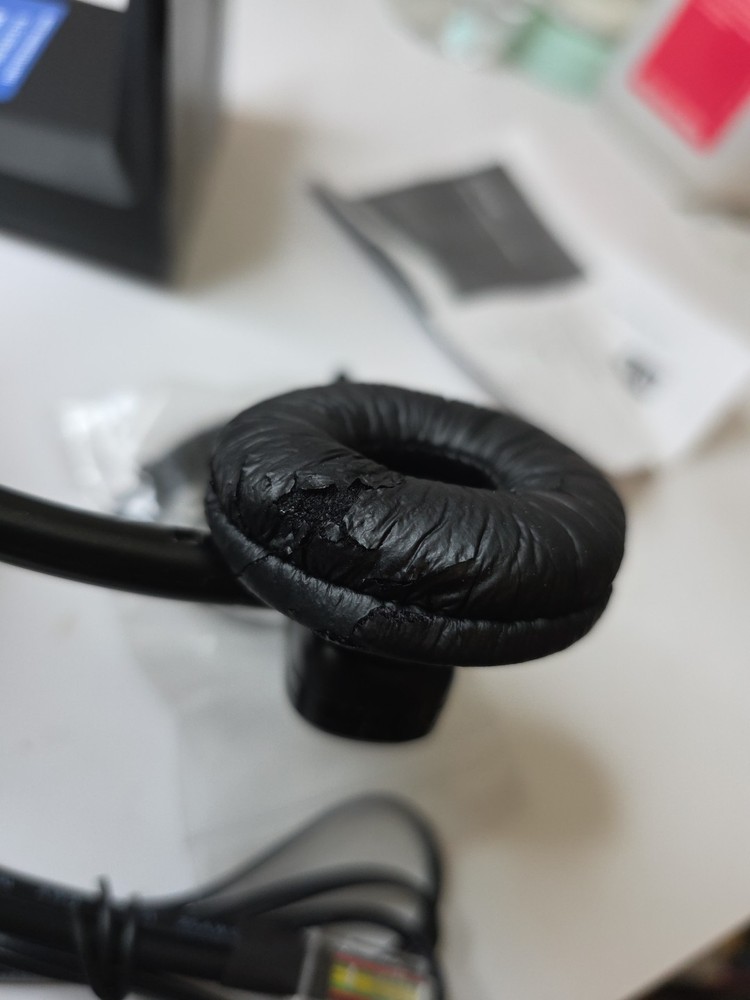 PLANTRONICS CS540 Wireless DECT Headset Black With APV-63 EHS Adapter Open Box